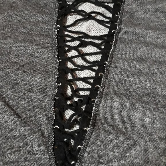 Comfy gray lace up top - Picture 2 of 6